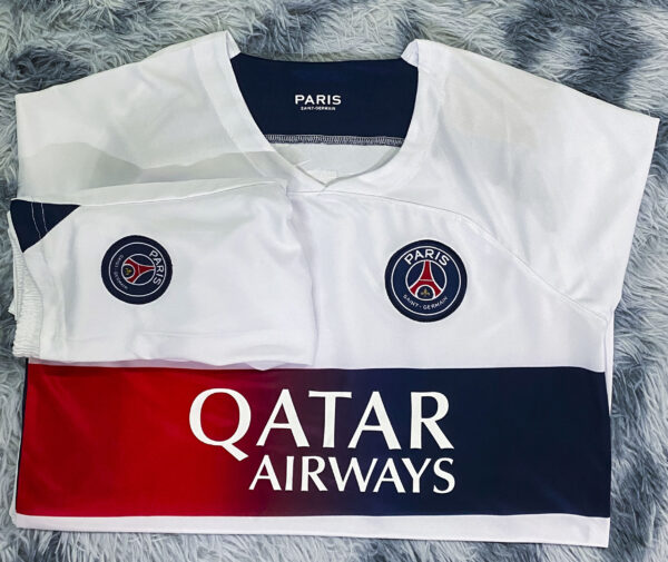 Bộ áo bóng đá PSG – paris saint germain sân khách màu trắng 2023 – 2024 hàng Thailand Giống thi đấu 99%